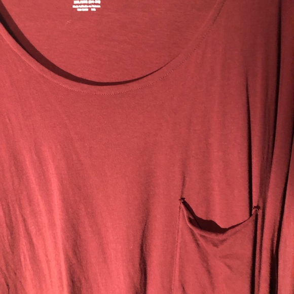 Beautiful Maroon color t-shirt, soft, cozy, comfortable. (Inventory: Tub #1) - Picture 6 of 8